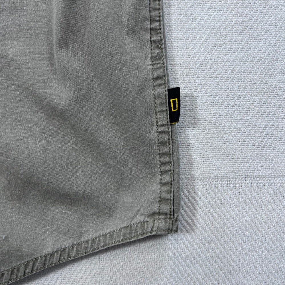 National Geographic Travel Collection Mens Large Gray Cotton Utility Shirt SS - Picture 6 of 8